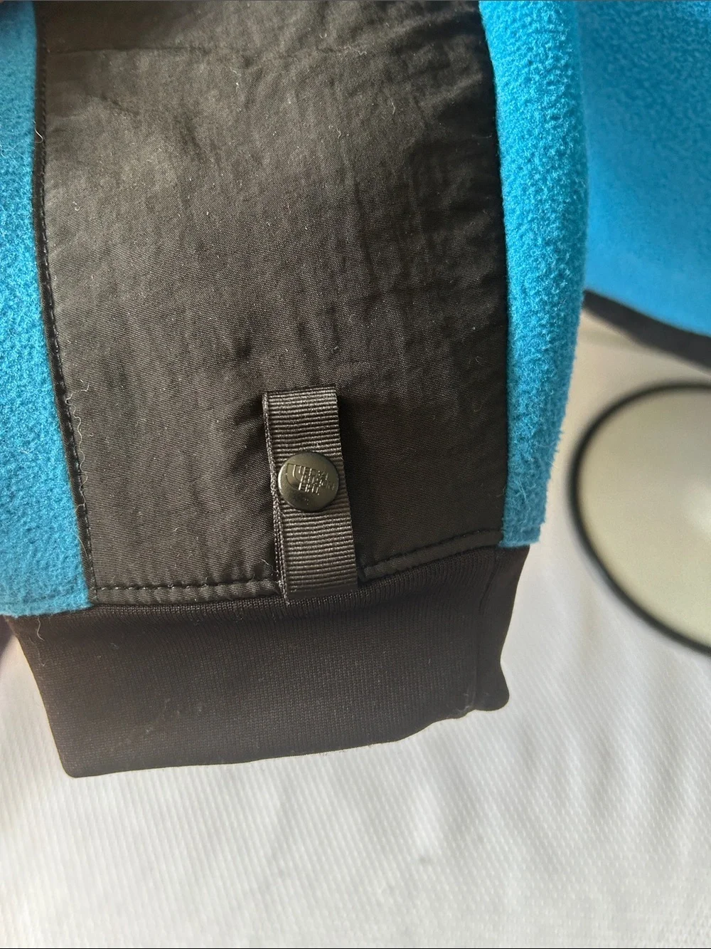 The North Face Men’s Size Small Black Nylon Blue Fleece Full Zip Jacket